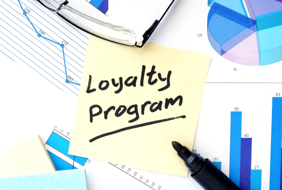 post-it with loyalty program written on it